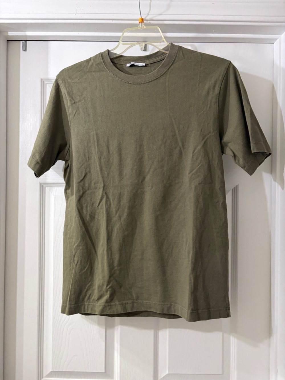 Like New Zara Olive Green Men’s Crew Neck Short Sleeve T-Shirt
